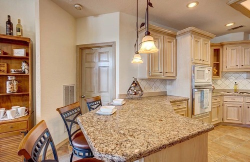 Willis Casa | Paradise Point - Lake Front Villa w/Infinity Pool!