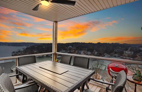 Lake Ozark Casa | Paradise Point of View Pools Tennis and More