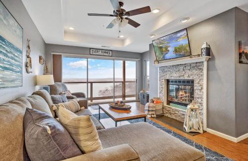 Lake Ozark Casa | Paradise Point of View Pools Tennis and More