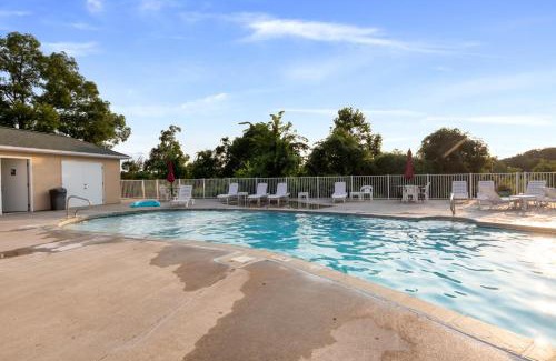 Lake Ozark Casa | Paradise Point of View Pools Tennis and More