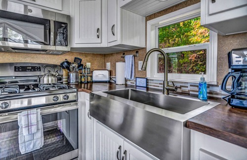 De Soto Cabina | Paradise Point- Sleeps 2 HOT TUB