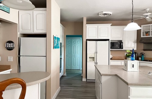 Littleton Casa | 💥PARADISE POINTE: 2 Floors, 4 BDR, 7 Beds, Guests, PET FRIENDLY 🥇
