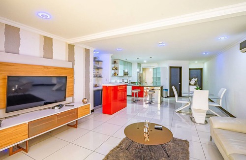 Santa Ana Apartamento | Paradise Retreat - Amenities, Parking & Location