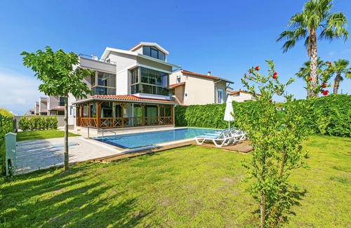 Kadriye Villa | Paradise Town Villa Belena