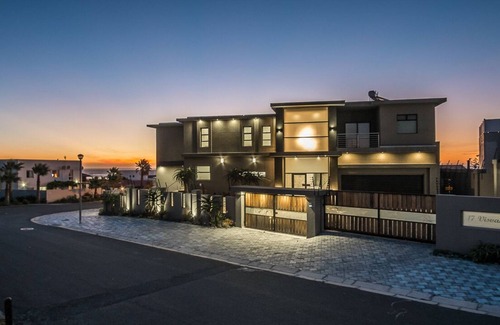 Melkbosstrand Villa | Paradise Vacation Villa