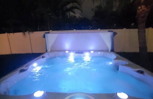 Imperial Point Casa | Casa Amplia y privada frente al intercoastal, BBQ, Pisicina caliente, jacuzzi