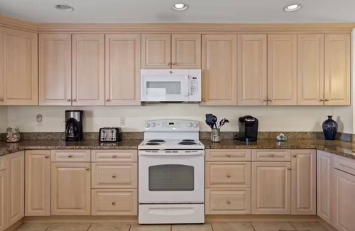 Laurel Casa | Paradise Way + Walk to Beach’s, Restaurants!