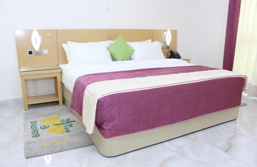 Abomey-Calavi Hotel | Paradisia Hotel