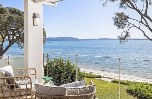 Salamander Bay Casa | Paradiso Beach House - luxury waterfront property, private retreat, swimming pool, outdoor dining