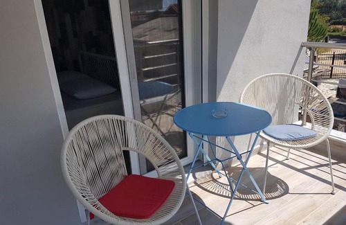 Ofrinion Casa | Paradiso Guest House