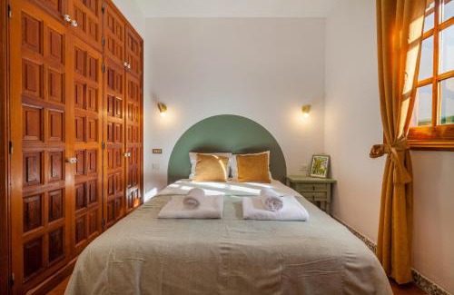 Los Gigantes Apartamento | PARAISO BAMBOO - 2 bedrooms, 2 bathrooms, fibre net, heart of the Los Gigantes, tv channels