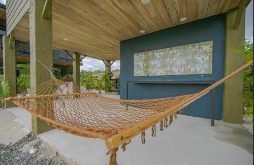 Peñas Blancas Villa | Paraiso Lima -King bed and balcony with jacuzzi, fast Wifi, EV powering included! Only 5 minutes to La Fortuna