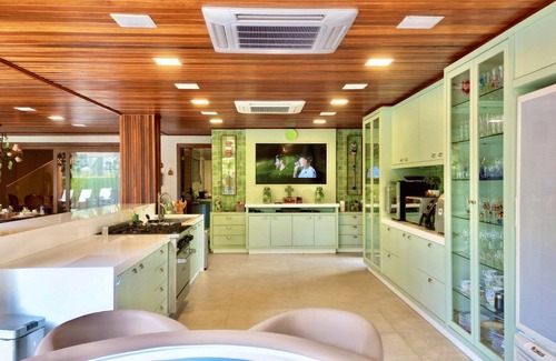 Itacimirim Casa | Paraíso Mansion Luxury, Comfort and Exclusivity 300 meters from the Beach in Guarajuba