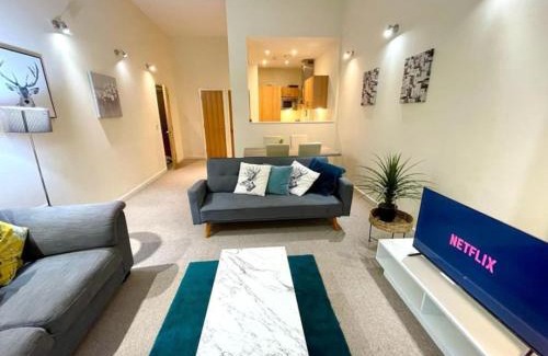 Swindon Apartamento | Paramount Apartment, Sleeps 5, Town Center Location, Free parking