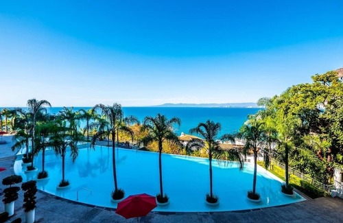 Parque Las Palmas Condominio | Paramount Bay - 308 | 2BR Condo Vista Relajante PV