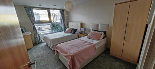 Swindon Apartamento | Paramount city view