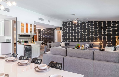 Vista Norte Casa | Paramount Palm Springs-Walled & Gated Estate steeped in the magic of Hollywood