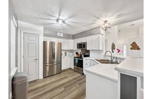 Summerville Casa | Paramour: huge yard home with ground floor bedroom 25 min to Charleston