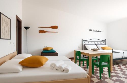 Paratico Apartamento | PARATICO - Lakefront apartment with private pool and free parking