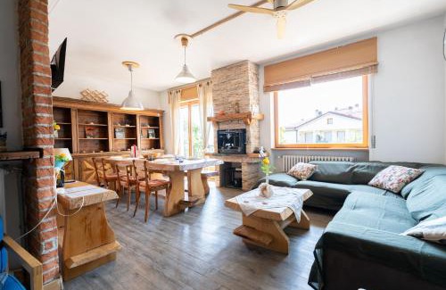 Casbeno Apartamento | Parcheggio Privato - 5 minuti dal Lago di Varese