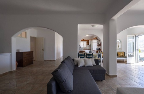 Krotiri Casa | Parikia Cove Mansion