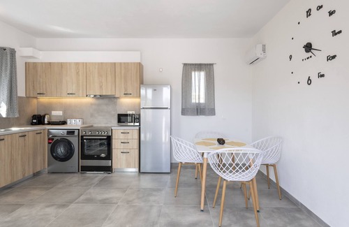 Krotiri Apartamento | Parikia's Sunlight 2bedroom House