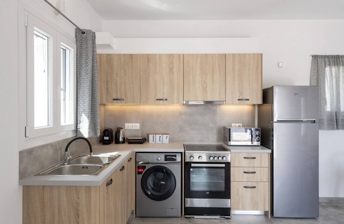 Krotiri Apartamento | Parikia's Sunlight 2bedroom House