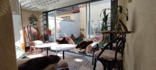 13th Arrondissement Casa | PARIS AUTHENTIC HOUSE Entier 1920's villa Métro Line 7 For Groups