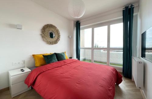 Pantin Apartamento | PARIS PANTIN Magnifique Appartement 4 pièces de 108m2 avec 2 PARKING intérieur - très cosy pour 1 à 12 personnes - Entièrement refait à neuf ENTIRE APARTMENT LUXURIOUS AND WARM - PANTIN PARIS 19 ème FREE WIFI GRATUIT