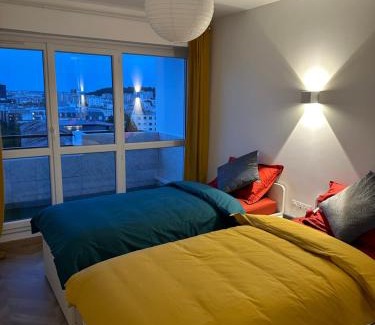 Pantin Apartamento | PARIS PANTIN Magnifique Appartement 4 pièces de 108m2 avec 2 PARKING intérieur - très cosy pour 1 à 12 personnes - Entièrement refait à neuf ENTIRE APARTMENT LUXURIOUS AND WARM - PANTIN PARIS 19 ème FREE WIFI GRATUIT