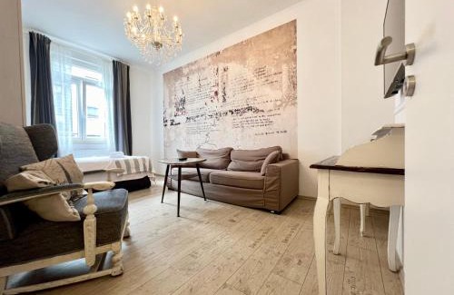 Altendorf Apartamento | Paris Suite für 4 mit Küche und WIFI