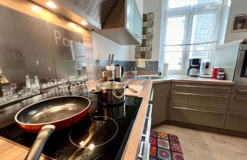 Altendorf Apartamento | Paris Suite für 4 mit Küche und WIFI