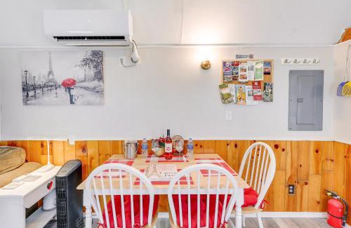 Paris Casa | Paris Vacation Rental about 22 Mi to Mount Magazine!