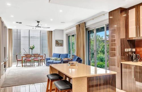 Torrensville Apartamento | Parish Court - A Unique Contemporary Conversion
