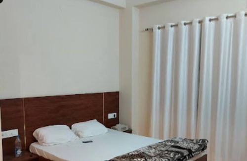 Jaunpur Complejo | Parishram Resort By GRB