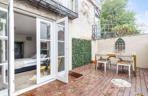 South Yarra Apartamento | Parisian Chic meets South Yarra's Vibrant Locale