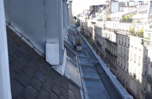 Quartier de la Goutte-d'Or Apartamento | Parisian studio, ideal location, Sacré Coeur view
