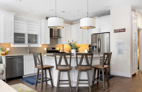 Traverse City Casa | Park 201 Downtown in the Heart of Traverse City