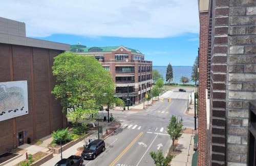 Traverse City Casa | Park 202 Downtown in the Heart of Traverse City