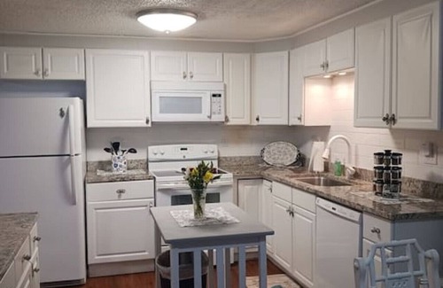 Cleveland Apartamento | Park Ave Peacock in the heart of Cleveland TN
