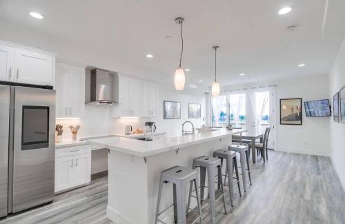 University Heights Apartamento | Park Blvd Paradise 302 - ADA compliant with a Spa