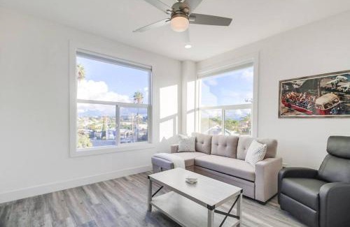 University Heights Apartamento | Park Blvd Paradise 304 - New Construction with King Bed