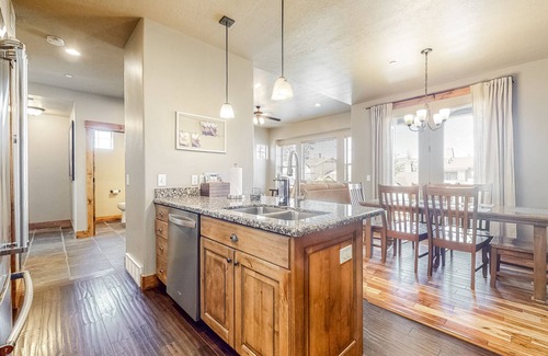 Snowbird Casa | Park City Adjacent - Jordanelle Retreat: 4 bed 3.5 bath townhome sleeps 13