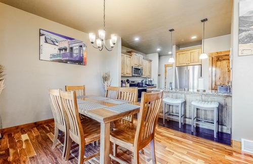Snowbird Casa | Park City Adjacent - Jordanelle Retreat: 4 bed 3.5 bath townhome sleeps 13