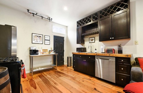East Allegheny Casa | Park Free★Amazing Space★Professionally Cleaned!