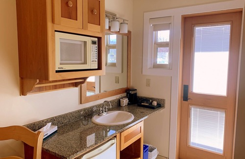 East Kootenay Hotel | Park Place Lodge