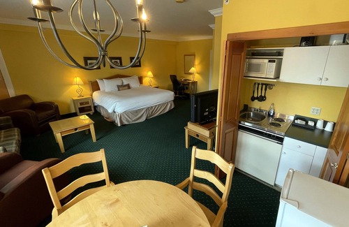 East Kootenay Hotel | Park Place Lodge
