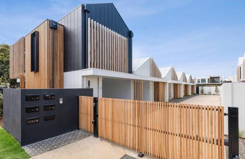 Ocean Grove Casa | Park Place Luxe - Stylish & Central Apartment