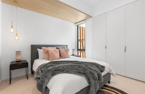 Ocean Grove Casa | Park Place Luxe - Stylish & Central Apartment