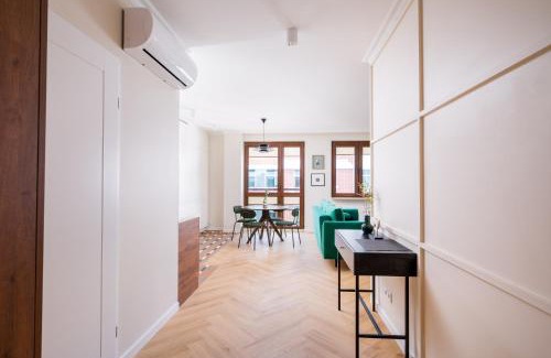 Praga Apartamento | Park Praski Superior Apartment by BookingHost